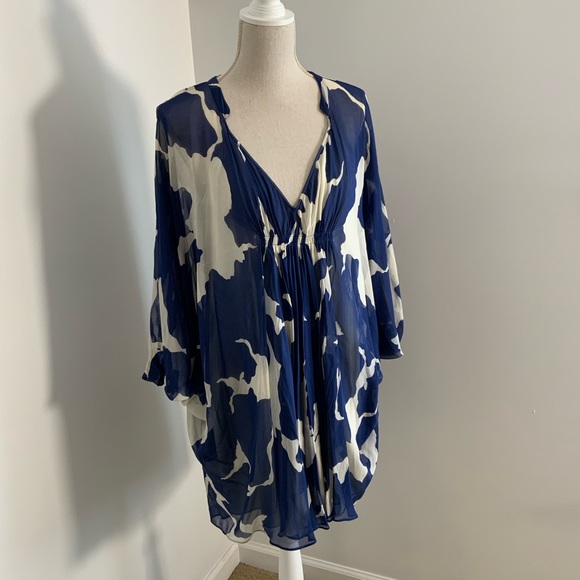 Diane Von Furstenberg Dresses & Skirts - Diane Von Furstenberg Dress